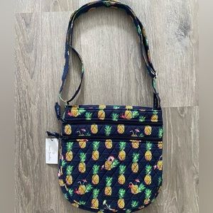 NWT! Vera Bradley Toucan part trio zip hipster